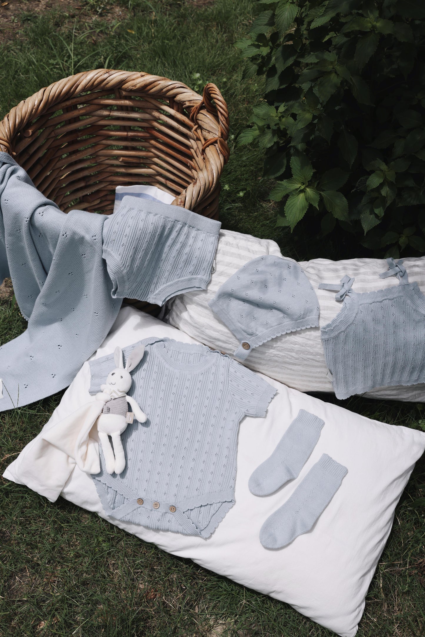 Avibae Luxary Cotton Patterned Openwork Romper  7-Piece Buddle Nestle Sky