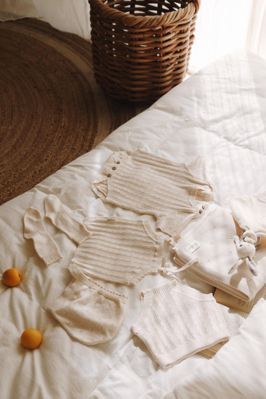 Avibae Luxary Cotton Patterned Openwork Romper  7-Piece Buddle Creamy White